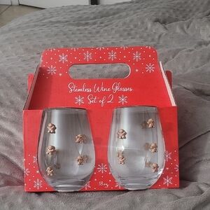 Stemless Wine Glasses Set of 2 with 3D Gingerbread Design, NEW In Box.